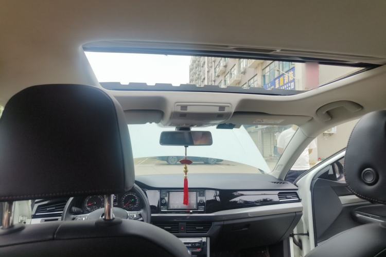 Used Volkswagen Bora 2020 1.5L Automatic Elite Version Headliner
