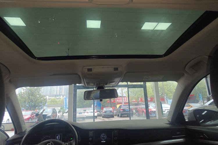 Used Volkswagen Bora 2020 1.5L Automatic Elite Version Headliner