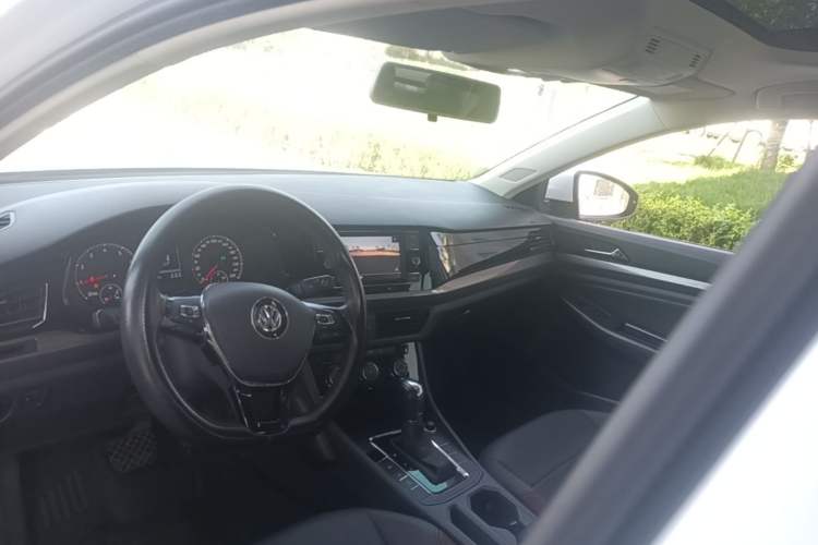 Used Volkswagen Bora 2020 1.5L Automatic Comfort Model Headliner