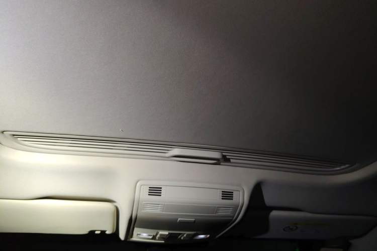 Used Volkswagen Bora 2020 1.5L Automatic Elite Version Headliner
