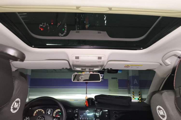 Used Volkswagen Bora 2020 1.5L Automatic Elite Version Headliner