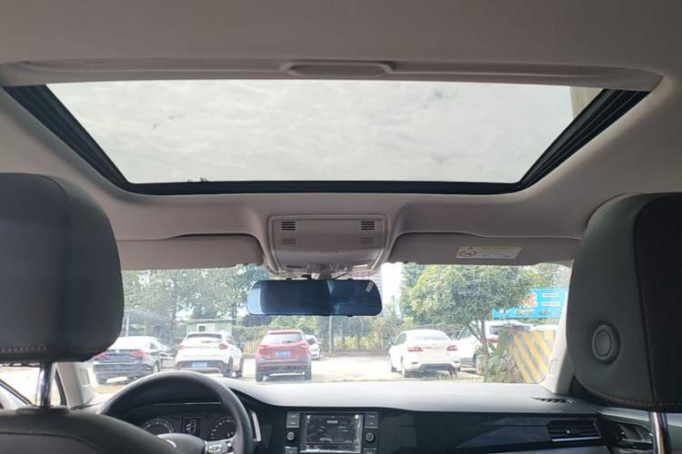 Used Volkswagen Bora 2020 1.5L Automatic Elite Version Headliner