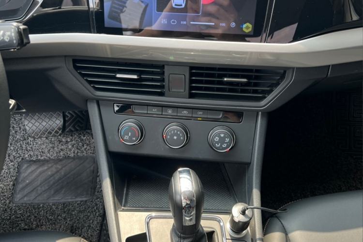 Used Volkswagen Bora 2020 1.5L Automatic Fashion Edition Interior 3