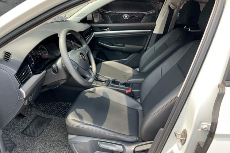 Used Volkswagen Bora 2020 1.5L Automatic Fashion Edition Interior 4