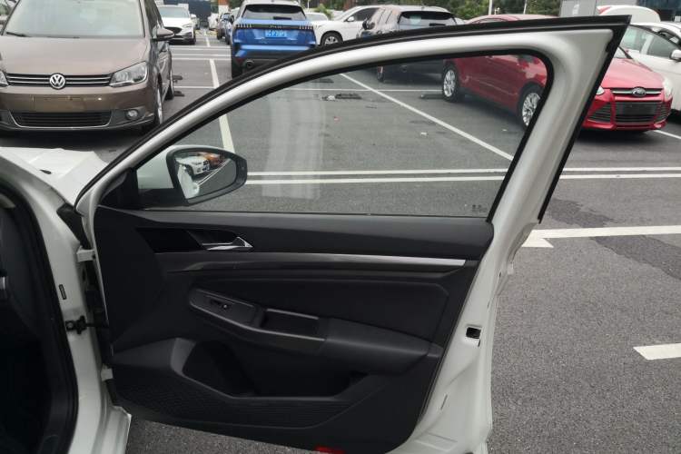 Used Volkswagen Bora 2020 1.5L Automatic Comfort Model Interior 5