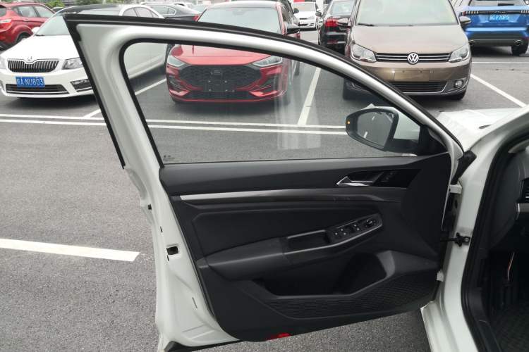 Used Volkswagen Bora 2020 1.5L Automatic Comfort Model Interior 7