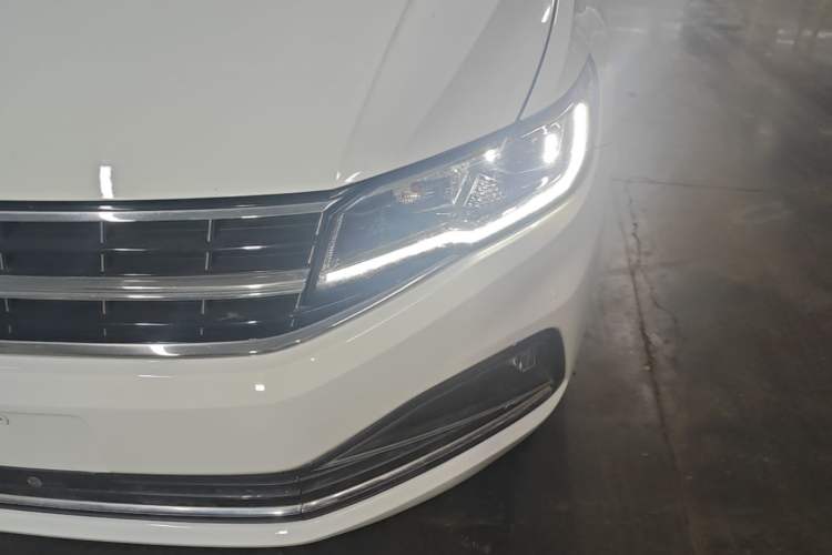 Used Volkswagen Bora 2020 1.5L Manual Comfort Version Left Front Headlight