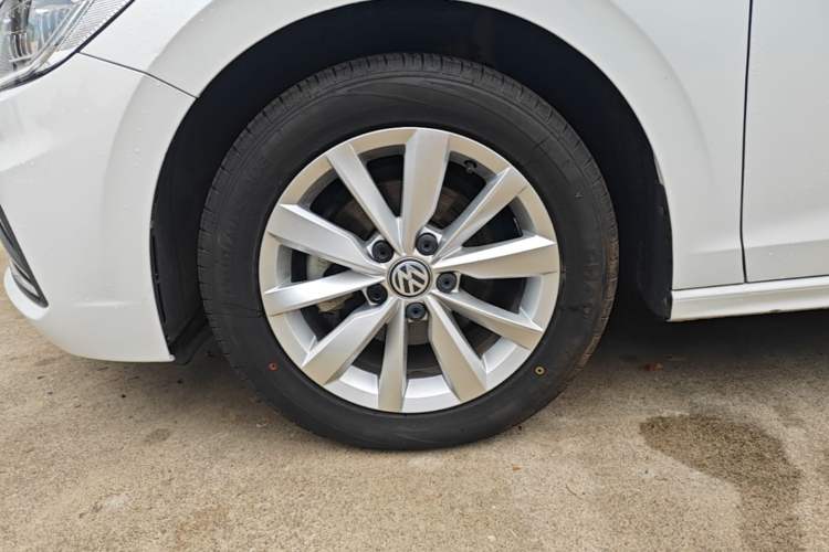 Used Volkswagen Bora 2020 1.5L Automatic Comfort Model Left Front Wheel Hub