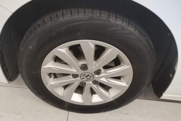 Used Volkswagen Bora 2020 1.5L Automatic Fashion Edition Left Front Wheel Hub