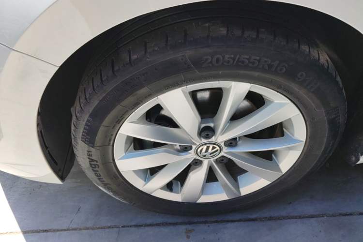 Used Volkswagen Bora 2020 1.5L Automatic Comfort Model Left Front Wheel Hub