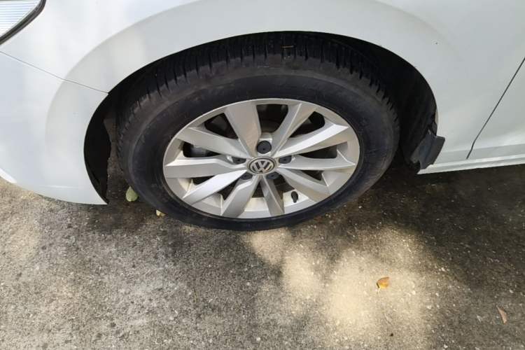 Used Volkswagen Bora 2020 1.5L Automatic Elite Version Left Front Wheel Hub