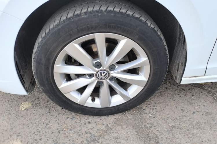 Used Volkswagen Bora 2020 1.5L Automatic Comfort Model Left Front Wheel Hub
