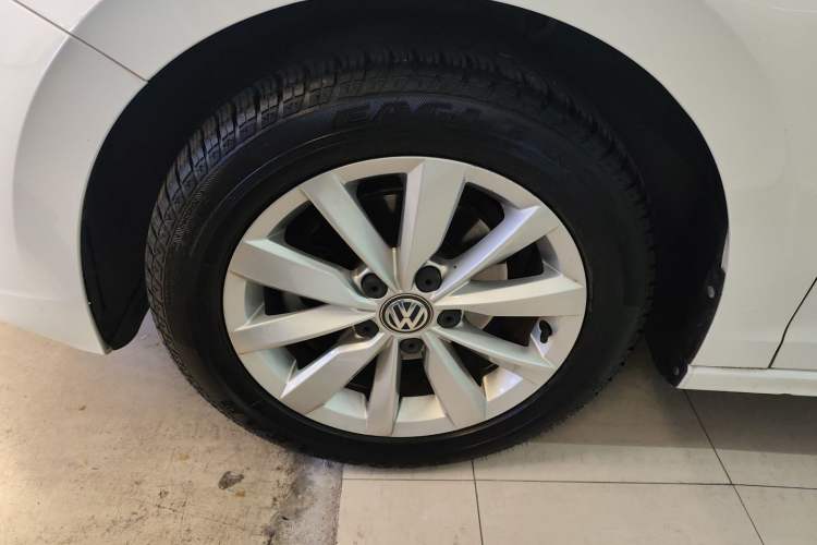 Used Volkswagen Bora 2020 1.5L Automatic Comfort Model Left Front Wheel Hub