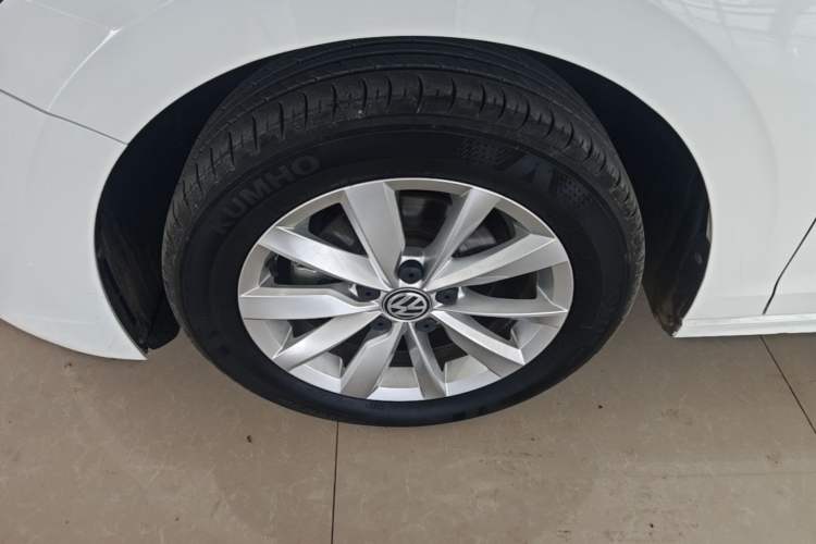 Used Volkswagen Bora 2020 1.5L Automatic Elite Version Left Front Wheel Hub