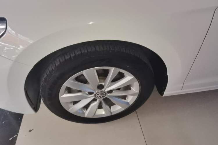 Used Volkswagen Bora 2020 1.5L Automatic Elite Version Left Front Wheel Hub