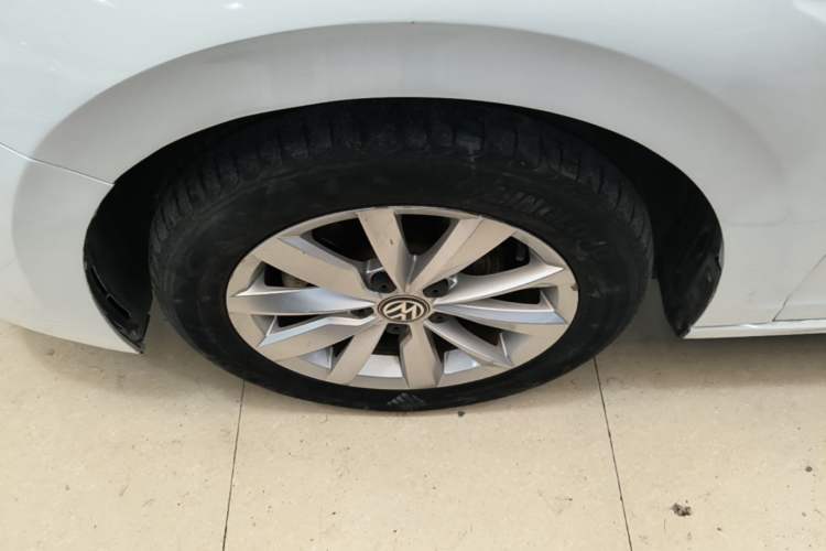 Used Volkswagen Bora 2020 1.5L Automatic Comfort Model Left Front Wheel Hub