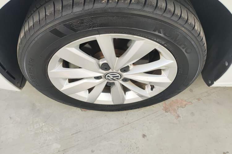 Used Volkswagen Bora 2020 1.5L Automatic Comfort Model Left Front Wheel Hub