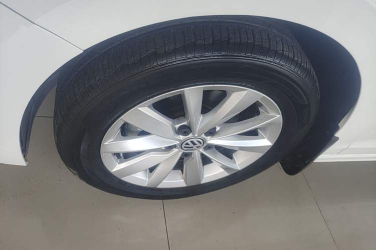 Used Volkswagen Bora 2020 1.5L Automatic Elite Version Left Front Wheel Hub
