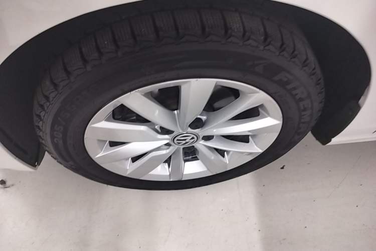 Used Volkswagen Bora 2020 1.5L Automatic Comfort Model Left Front Wheel Hub