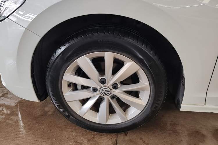 Used Volkswagen Bora 2020 1.5L Automatic Comfort Model Left Front Wheel Hub