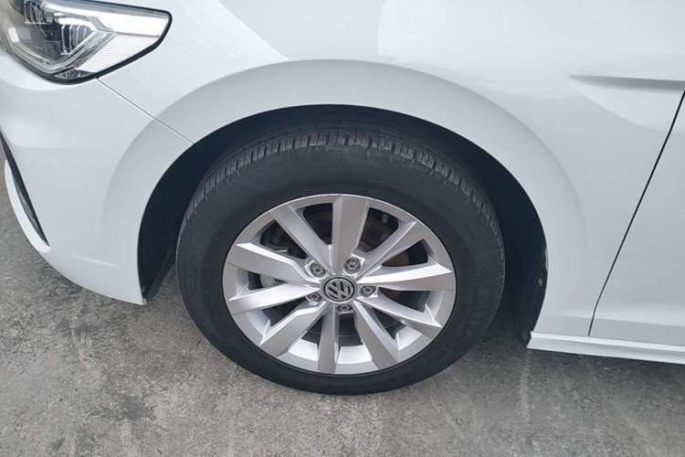 Used Volkswagen Bora 2020 1.5L Automatic Elite Version Left Front Wheel Hub