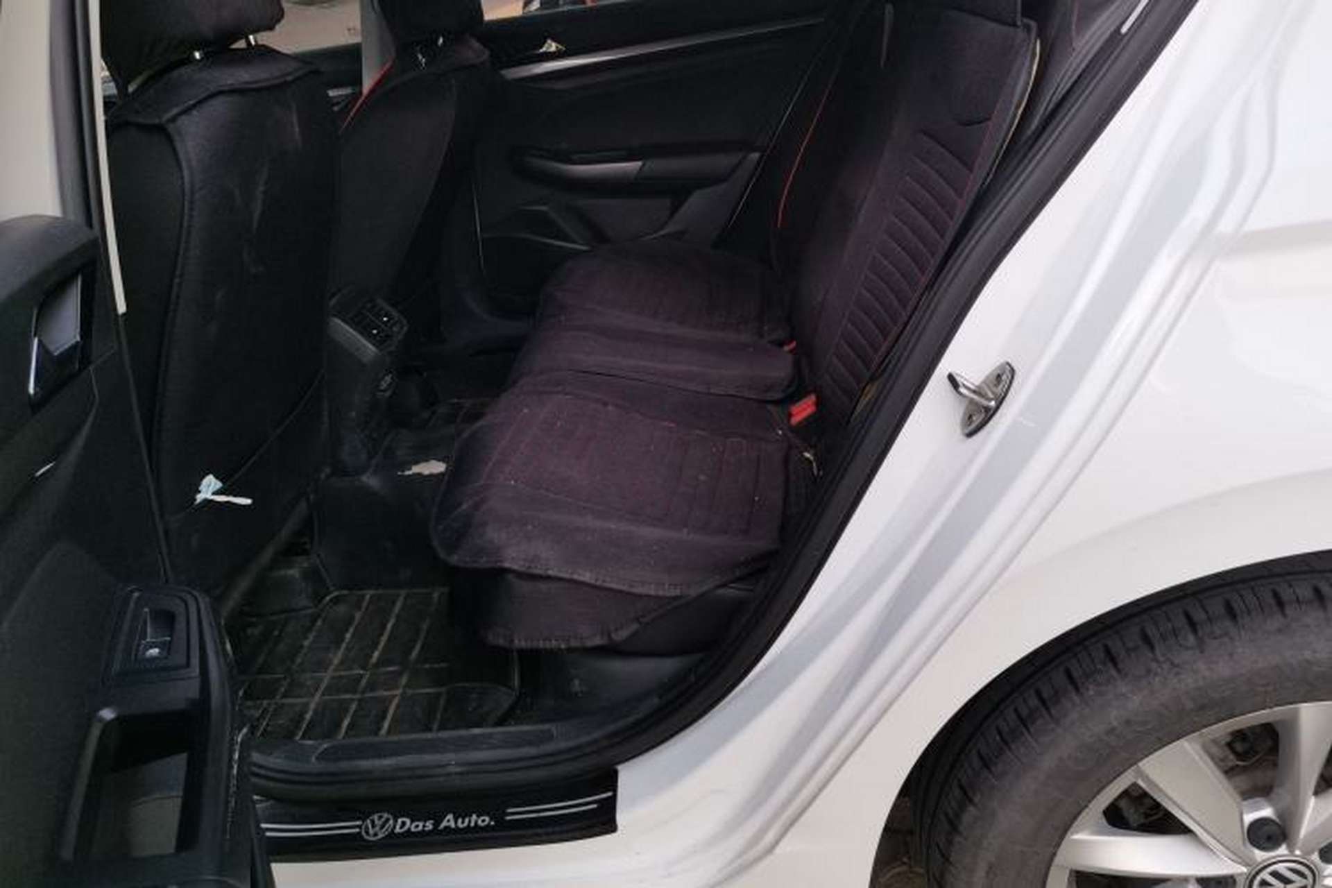 Used Volkswagen Bora 2020 1.5L Automatic Elite Version Left Rear Seat