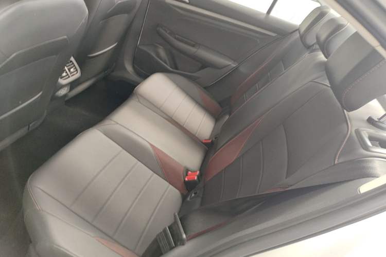 Used Volkswagen Bora 2020 1.5L Automatic Elite Version Left Rear Seat