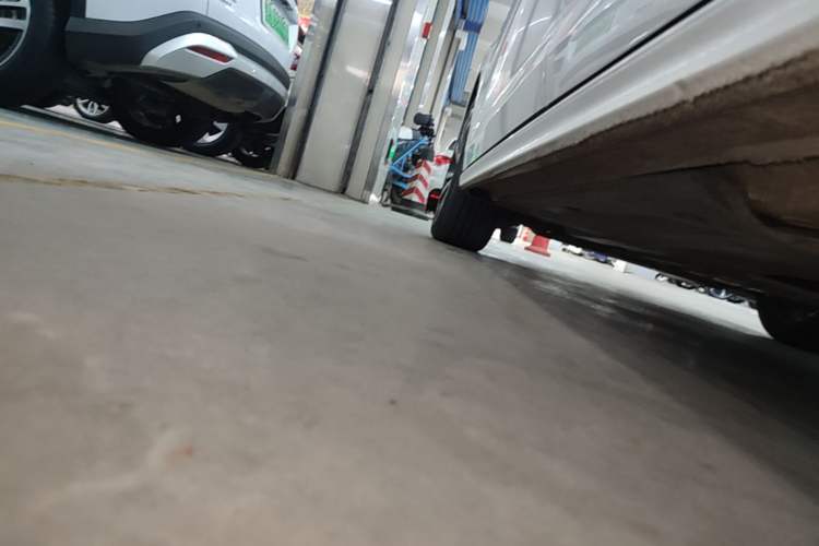 Used Volkswagen Bora 2020 1.5L Automatic Luxury Model Left Side Sill