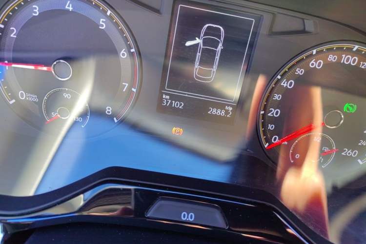 Used Volkswagen Bora 2020 1.5L Automatic Comfort Model Odometer Close Up