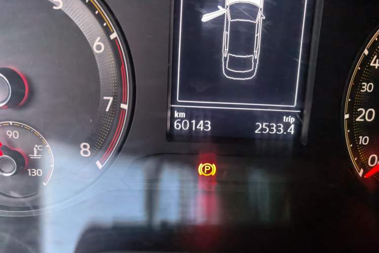 Used Volkswagen Bora 2020 280TSI DSG Luxury Edition Odometer Close Up