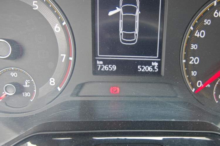 Used Volkswagen Bora 2020 1.5L Automatic Comfort Model Odometer Close Up