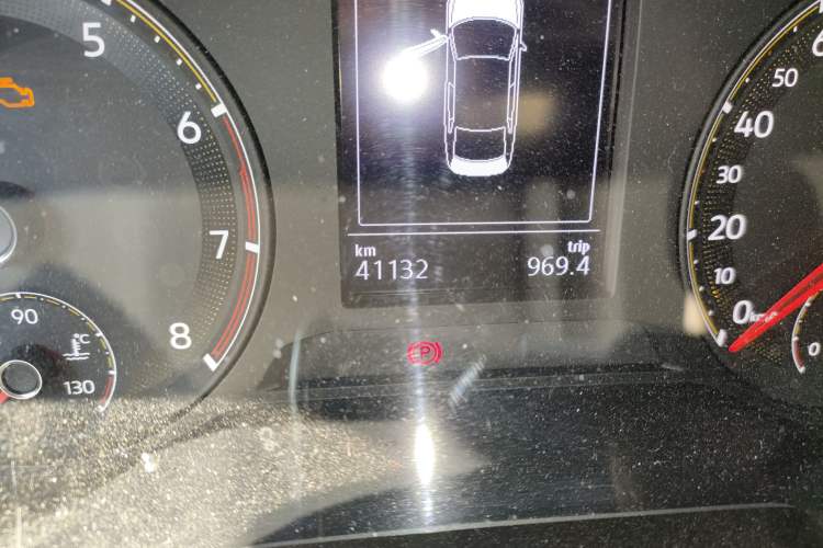 Used Volkswagen Bora 2020 1.5L Automatic Comfort Model Odometer Close Up