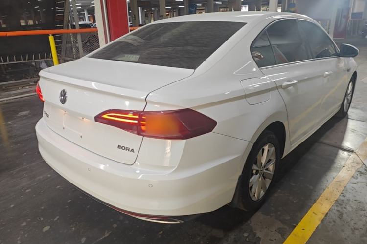 Used Volkswagen Bora 2020 1.5L Manual Comfort Version Rear Right 45 Deg