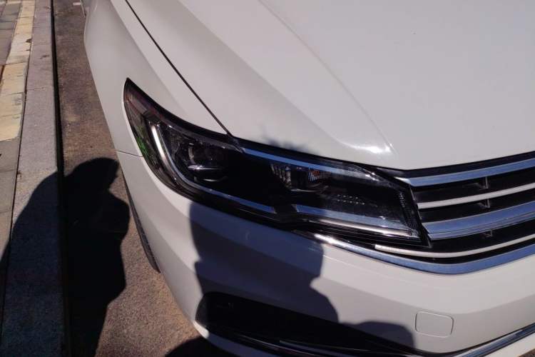 Used Volkswagen Bora 2020 1.5L Automatic Comfort Model Right Front Headlight