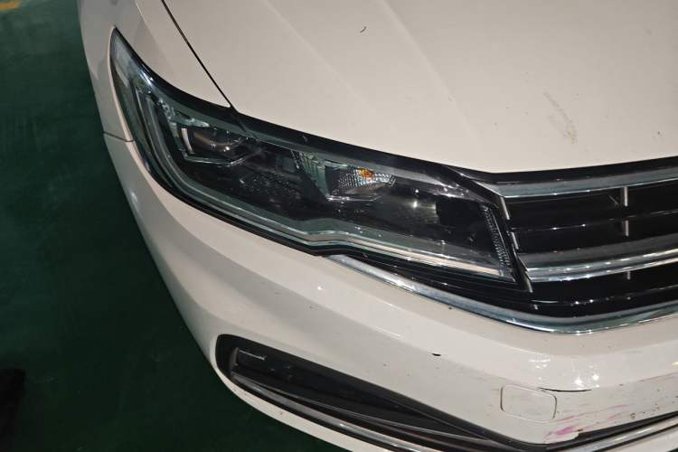 Used Volkswagen Bora 2020 1.5L Automatic Elite Version Right Front Headlight