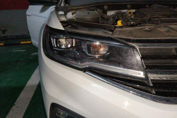 Used Volkswagen Bora 2020 280TSI DSG Elite Edition Right Front Headlight