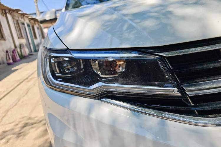 Used Volkswagen Bora 2020 1.5L Manual Comfort Version Right Front Headlight