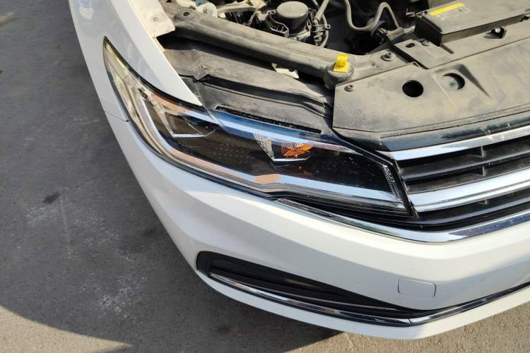 Used Volkswagen Bora 2020 1.5L Automatic Comfort Model Right Front Headlight