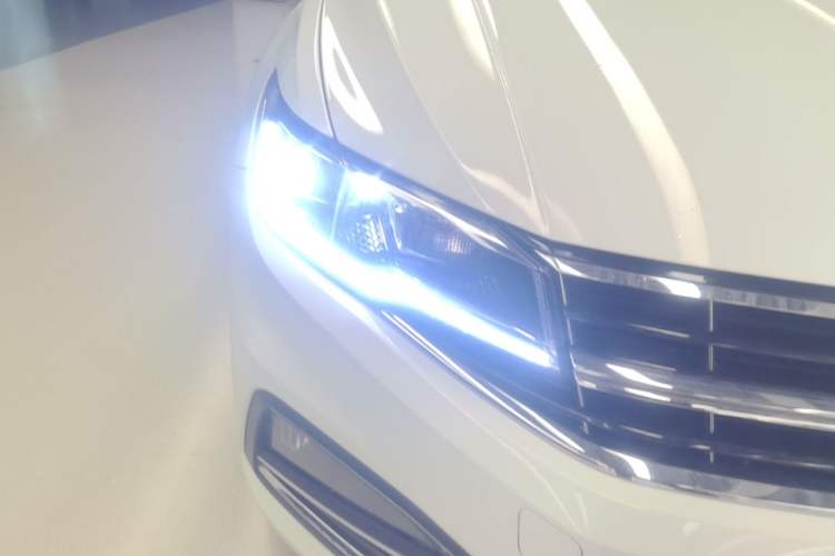 Used Volkswagen Bora 2020 1.5L Automatic Comfort Model Right Front Headlight