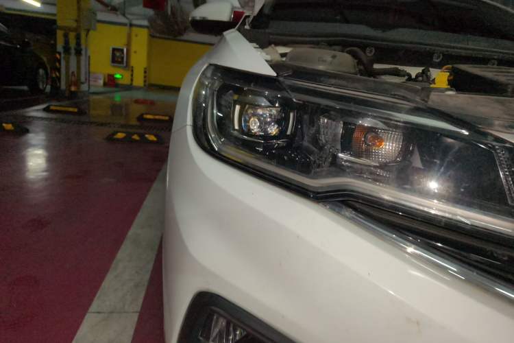 Used Volkswagen Bora 2020 1.5L Automatic Comfort Model Right Front Headlight