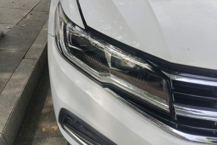 Used Volkswagen Bora 2020 1.5L Automatic Elite Version Right Front Headlight
