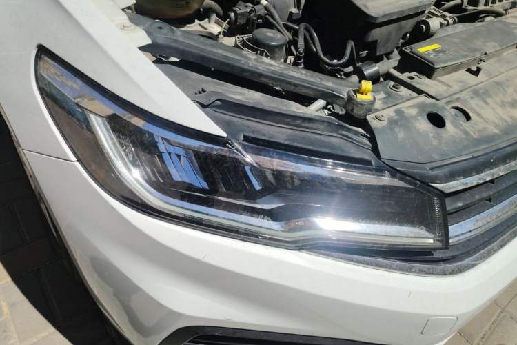Used Volkswagen Bora 2020 1.5L Automatic Fashion Edition Right Front Headlight