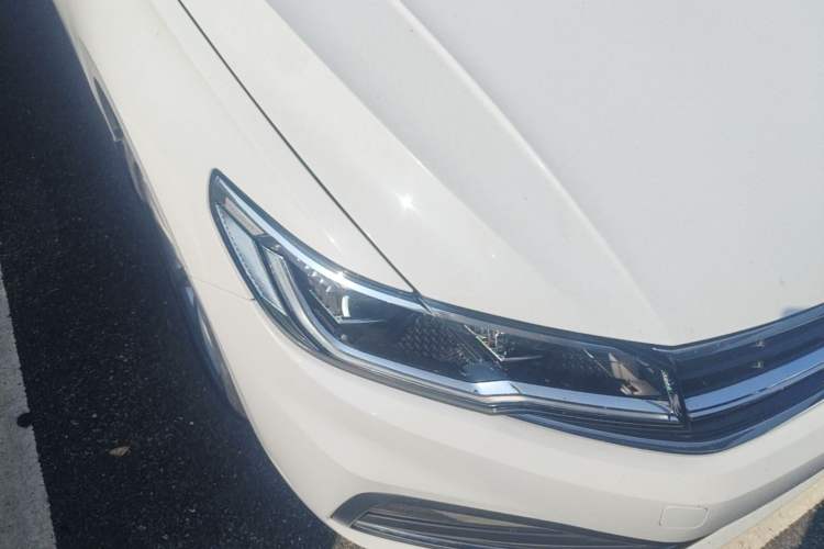 Used Volkswagen Bora 2020 1.5L Automatic Comfort Model Right Front Headlight
