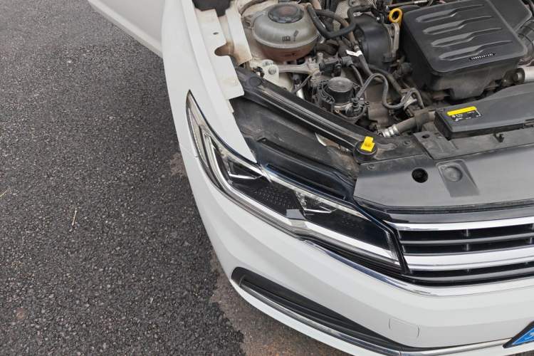 Used Volkswagen Bora 2020 1.5L Automatic Elite Version Right Front Headlight