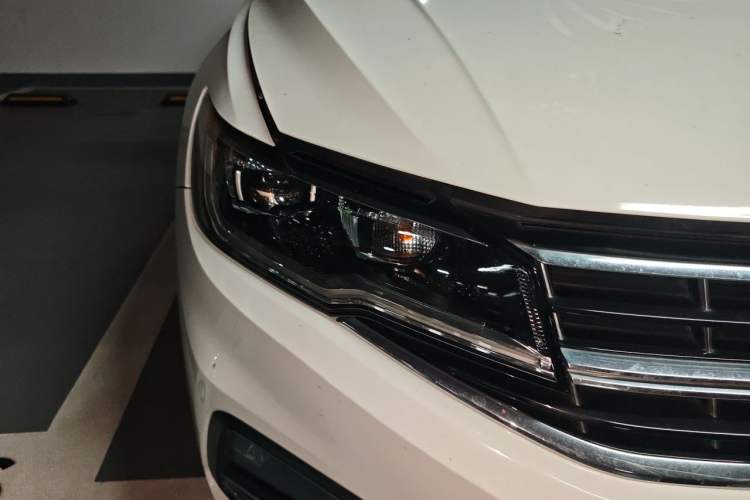 Used Volkswagen Bora 2020 1.5L Automatic Elite Version Right Front Headlight