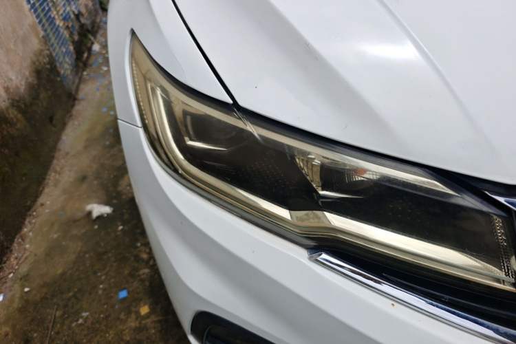 Used Volkswagen Bora 2020 1.5L Manual Comfort Version Right Front Headlight