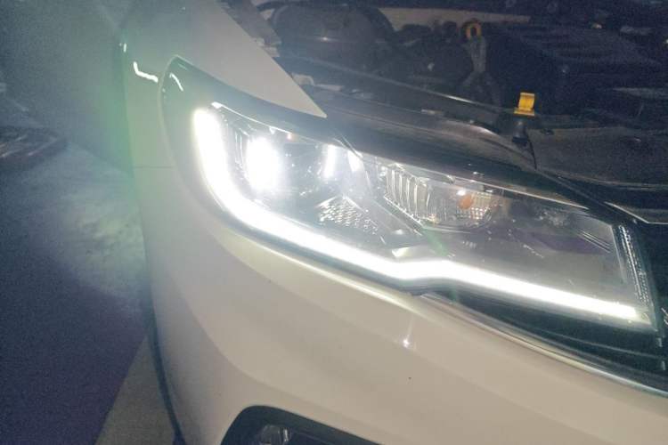 Used Volkswagen Bora 2020 1.5L Automatic Elite Version Right Front Headlight