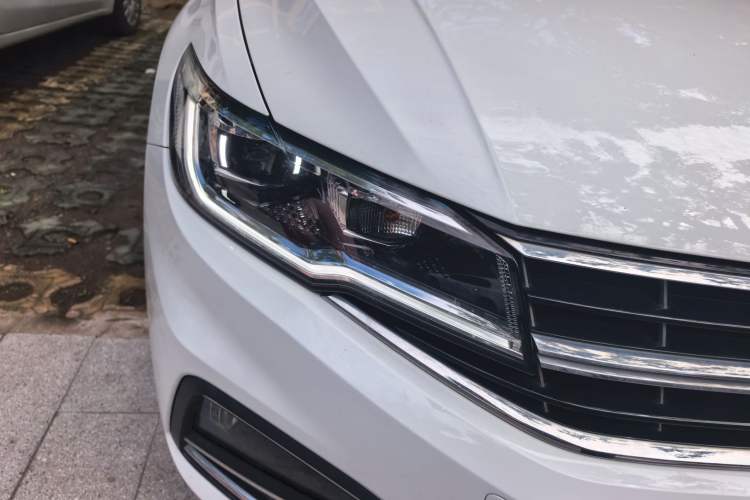 Used Volkswagen Bora 2020 1.5L Automatic Elite Version Right Front Headlight