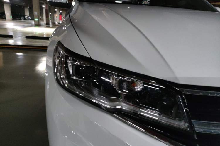 Used Volkswagen Bora 2020 1.5L Automatic Comfort Model Right Front Headlight