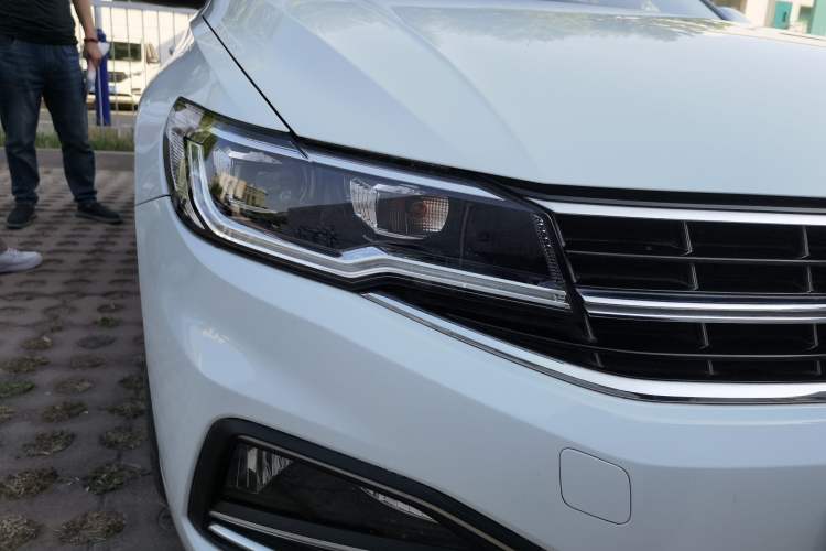 Used Volkswagen Bora 2020 1.5L Automatic Elite Version Right Front Headlight